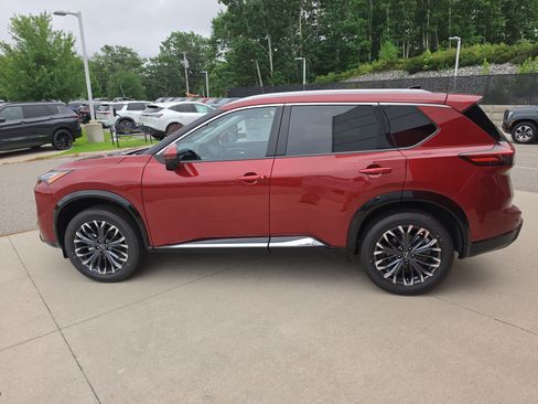 New 2026 Nissan Rogue Platinum AWD/4WD image 2