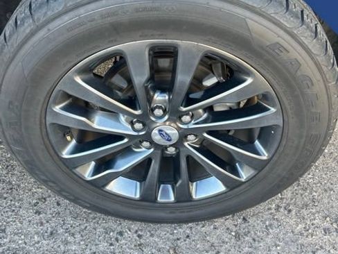 Used 2021 Ford Expedition Limited AWD/4WD image 5