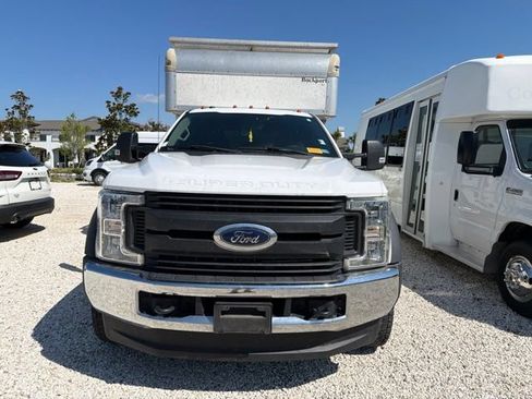 Used 2019 Ford F550 4x4 Crew Cab Super Duty w/ Power Equipment Group image 3