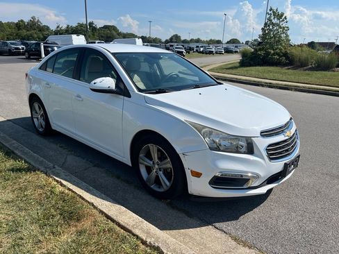 Used 2016 Chevrolet Cruze LT FWD image 2