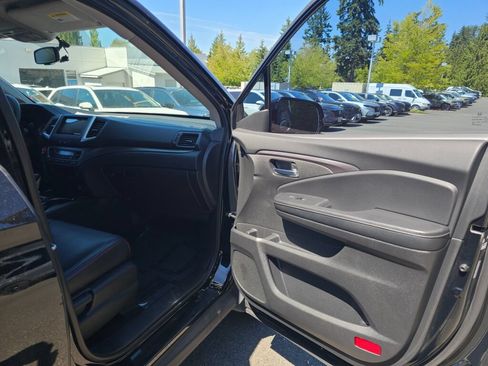 Used 2017 Honda Ridgeline Sport image 12