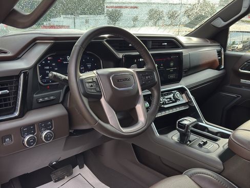 Used 2024 GMC Sierra 1500 Denali w/ Technology Package AWD/4WD image 11