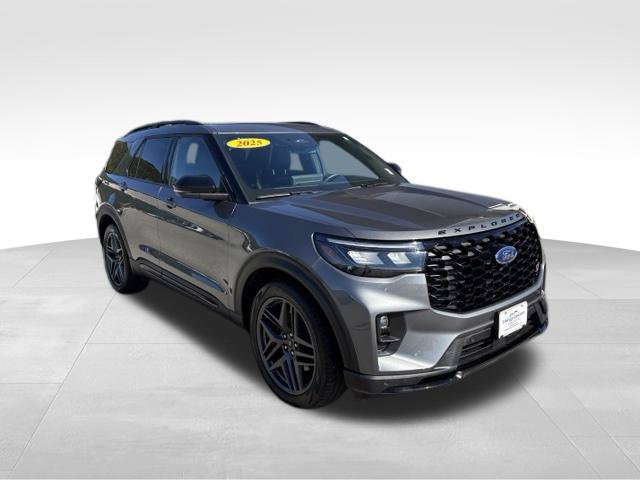 Used 2025 Ford Explorer ST w/ Sun And Sound Package AWD/4WD image 8