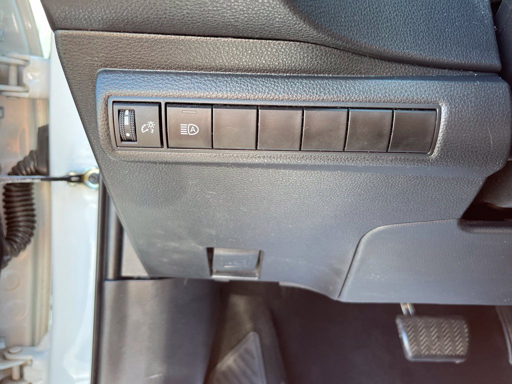 Used 2023 Toyota Corolla LE FWD image 18