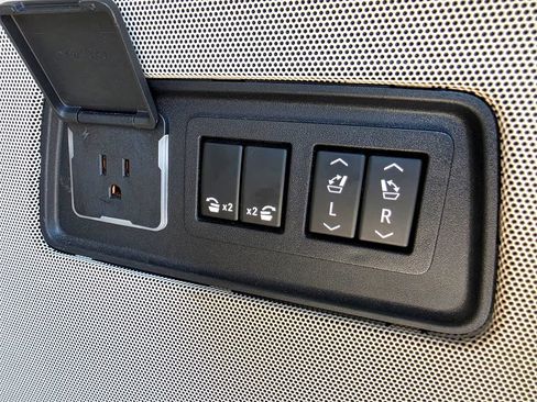 Used 2021 Cadillac Escalade Premium Luxury Platinum AWD/4WD image 8