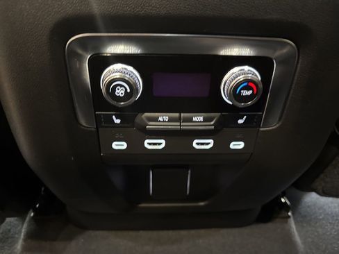 Used 2024 GMC Yukon Denali Ultimate AWD/4WD image 22