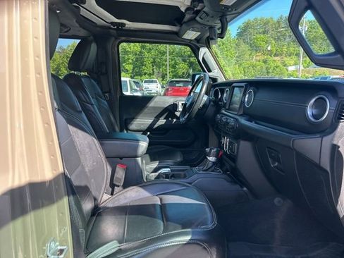 Used 2020 Jeep Gladiator Overland AWD/4WD image 15