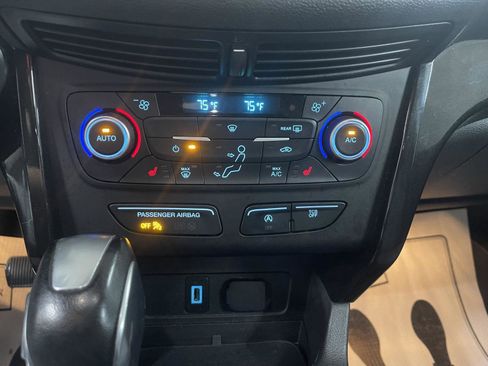 Used 2019 Ford Escape SE image 15