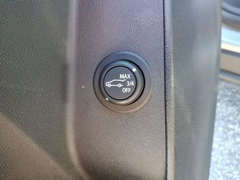 Used 2023 Chevrolet Equinox RS FWD image 10