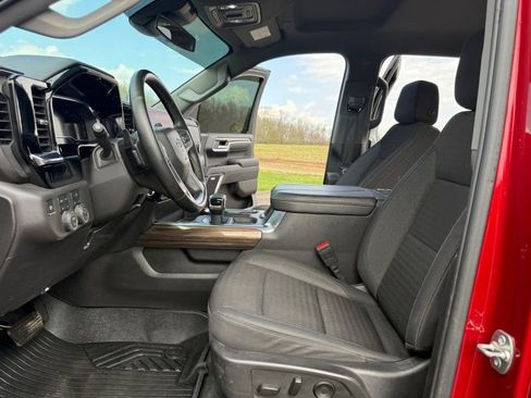 Used 2025 Chevrolet Silverado 1500 LT Trail Boss w/ Convenience Package II image 15