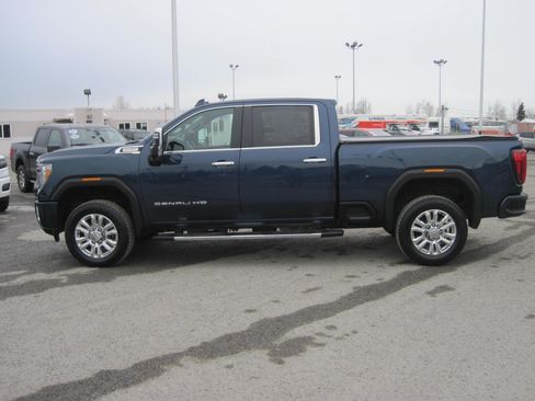 Used 2020 GMC Sierra 3500 Denali w/ Denali Ultimate Package AWD/4WD image 9