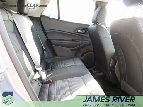 Used 2024 Chevrolet Trax LT w/ Driver Confidence Package image 12