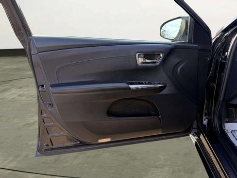 Used 2015 Toyota Avalon XLE image 12