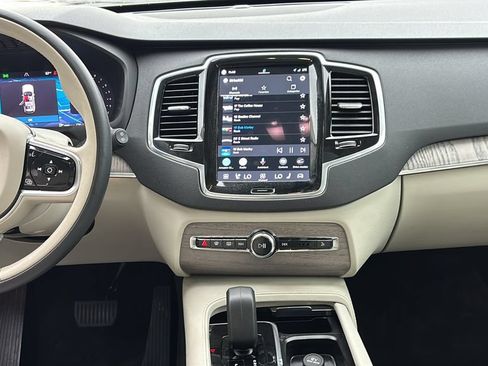 Certified 2024 Volvo XC90 B6 Plus AWD/4WD image 6