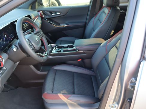Used 2026 Chevrolet Equinox RS w/ Convenience Package III FWD image 16