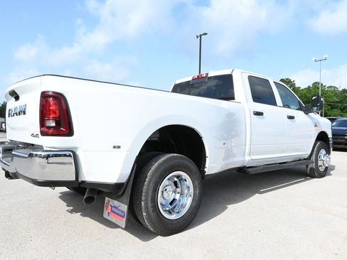 New 2026 RAM 3500 Tradesman AWD/4WD image 3