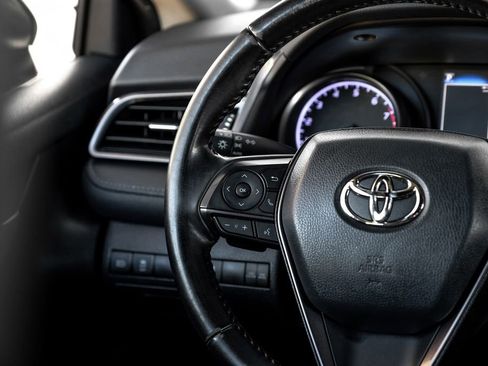 Used 2021 Toyota Camry SE image 13