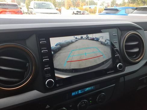 Used 2021 Toyota Tacoma TRD Off-Road image 24