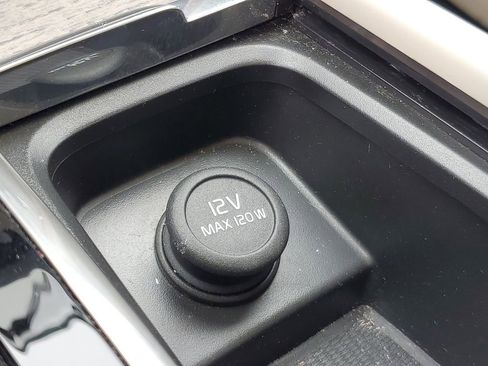 Certified 2024 Volvo XC90 B6 Plus w/ Protection Package Premier image 26