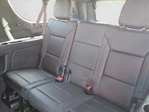 Used 2023 Chevrolet Suburban High Country AWD/4WD image 25
