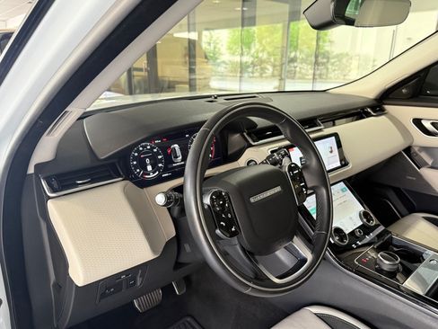 Used 2019 Land Rover Range Rover Velar R-Dynamic SE AWD/4WD image 4