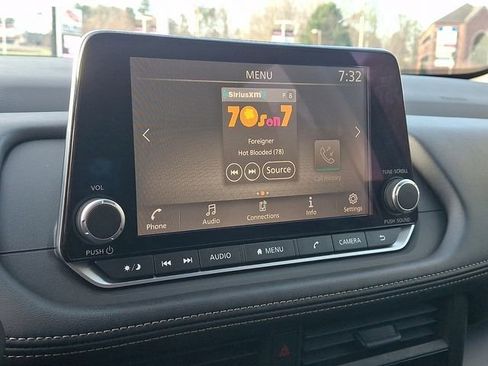 Used 2024 Nissan Rogue S image 17