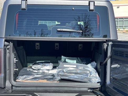 New 2025 Ford Bronco 4-Door w/ Sasquatch Package image 19