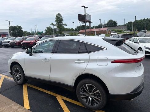 Certified 2023 Toyota Venza LE AWD/4WD image 13