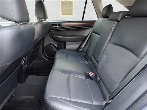 Used 2015 Subaru Outback 2.5i Limited AWD/4WD image 10