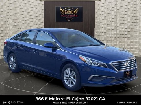 Used 2017 Hyundai Sonata SE w/ Cargo Package FWD image 2