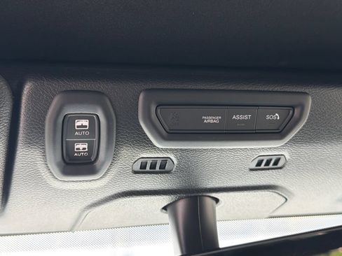 Used 2022 Jeep Wrangler Unlimited Sahara w/ Safety Group AWD/4WD image 32