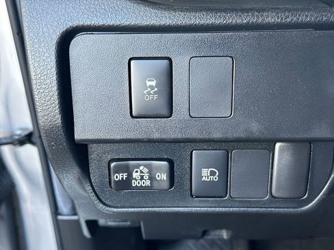 Used 2022 Toyota Tacoma SR image 23