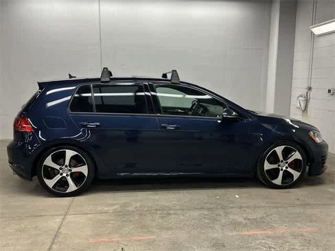 Used 2017 Volkswagen GTI S image 3