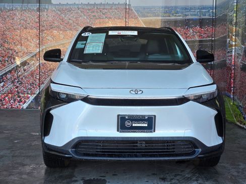 Certified 2025 Toyota bZ4X FWD image 3