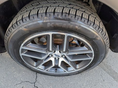 Used 2019 Ford Explorer Sport image 7