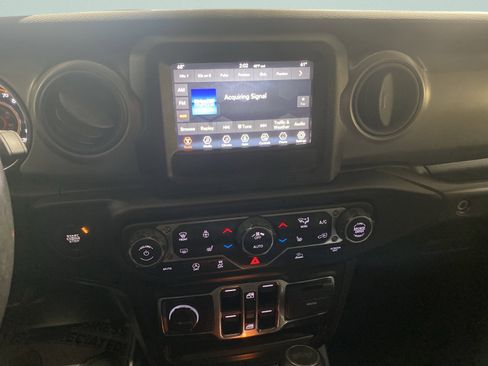 Used 2022 Jeep Wrangler Unlimited Sport image 23