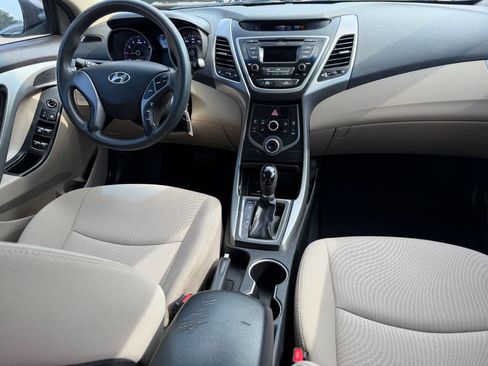 Used 2014 Hyundai Elantra SE FWD image 11