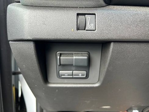Used 2024 GMC Canyon Elevation w/ Trailering Package RWD image 13