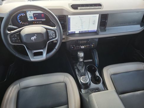 Used 2024 Ford Bronco Wildtrak image 21