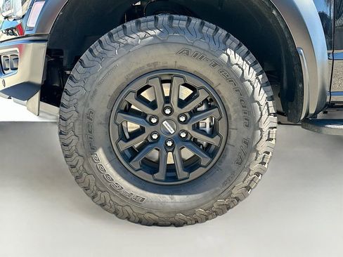 Used 2025 Ford F150 Raptor image 33