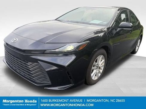 Used 2025 Toyota Camry LE FWD image 3
