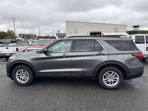 New 2026 Ford Explorer Active w/ Active Comfort Package image 4