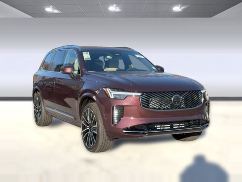 New 2026 Volvo XC90 B5 Plus w/ Protection Package image 7