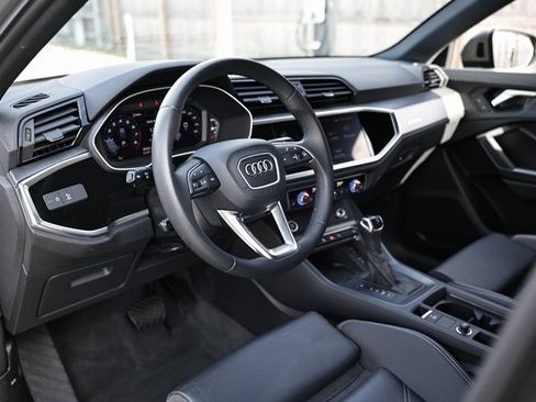 Certified 2025 Audi Q3 2.0T Premium w/ Convenience Package image 18