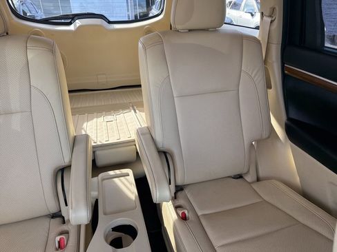 Used 2019 Toyota Highlander Limited image 16