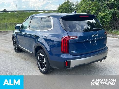Used 2025 Kia Telluride S FWD image 8