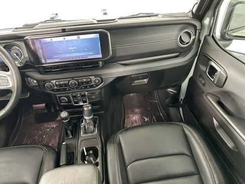 Used 2024 Jeep Wrangler Unlimited Sahara w/ Technology Group image 27