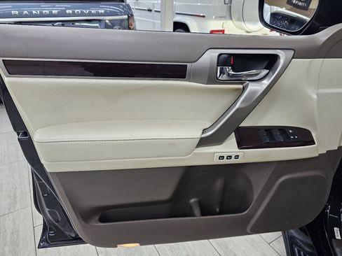 Used 2017 Lexus GX 460 image 40