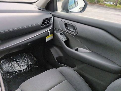 Certified 2026 Nissan Rogue S FWD image 17