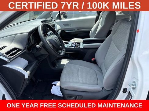 Used 2025 Toyota Sienna LE FWD image 14